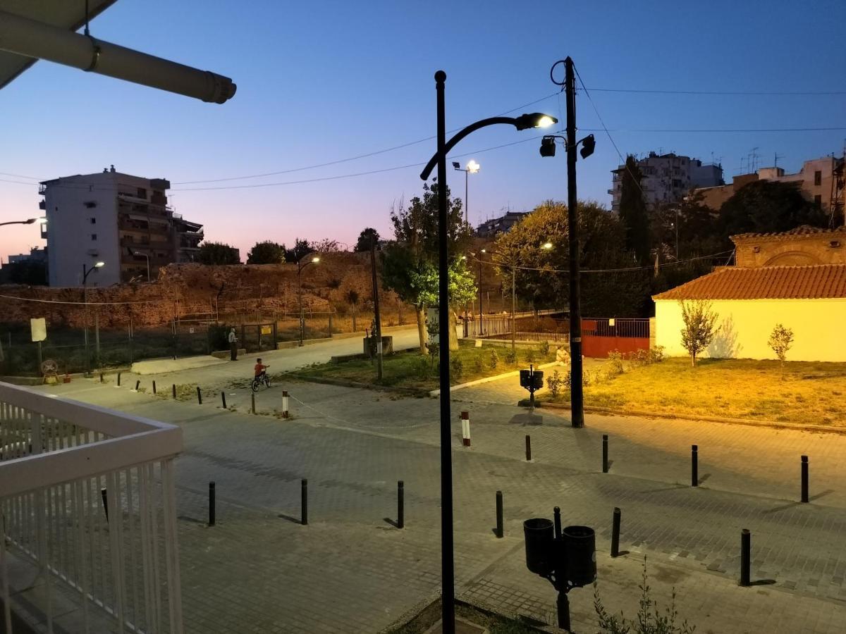 Spacetwo "Downtown Chill" By #Gimispace Lux Apt Tesalonika Bagian luar foto